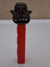 Vintage 1975 No Feet Black Gorilla PEZ Dispenser 3.4 Austria Red Stem picture