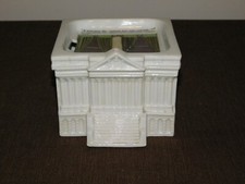 VINTAGE 1963 & 67 EM WYNNE CERAMIC JFK PRESIDENT KENNEDY WHITE HOUSE  BANK picture