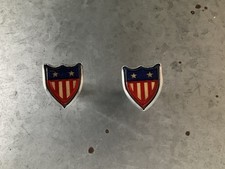 VINTAGE AMERICAN FLAG SHIELDS LICENSE PLATE REFLECTOR picture