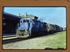Lot Of 16 KODAK PREMIUM Vintage 35mm Color Slides Conrail, Amtrak, (CR-38) picture