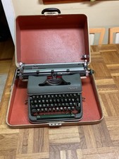 Vintage Olympia SM4 Typewriter West Germany 1958–64 w/ Original Case – Working picture