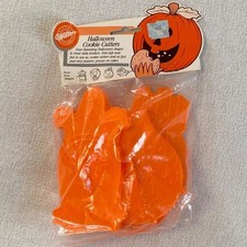 Vintage Wilton Halloween Cookie Cutters Stamps 1988 picture