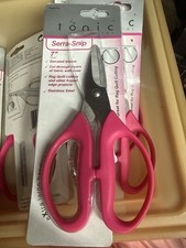 Tonic Studios Serra Snip 7 Inch Serrated Craft Scissors Rag Quilt Cutting NOS picture