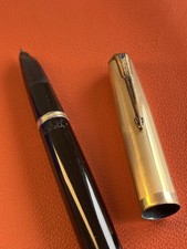 Vintage Parker 51 Vacumatic Black Fountain Pen 1/10 14K Gold Filled Cap c1946 picture