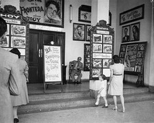 Visitors arrive entrance a movie theatre Havana Cuba 1940 Old Photo picture