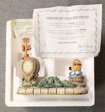 Goebel Marktplatz Oktoberfest Figurine Display Base Hummel Alpine Dancer 1065-D picture