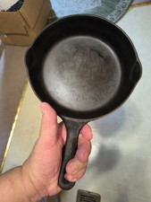 Chicago Hardware Foundry (CHF) No. 5 Cast Iron Skillet Vintage Antique No Spin picture