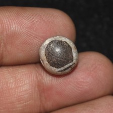 Authentic Ancient Tibetan Himalayan Banded Stone Lukmik Dzi Goat Eye Bead picture