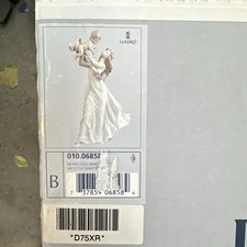 LLADRO Porcelain Figurine picture