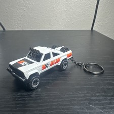 1973 Jeep J10 White K&N Truck Keychain 1:64 Diecast Hot Wheels Matchbox Gift picture