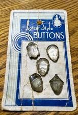 Vintage Mirrored Glass Novelty “ Faces Of The World “ Picture Buttons On Card picture