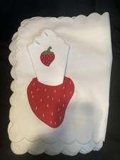 Vintage Linen Set of 4 Strawberry Placemats 1 Napkin 5 Pieces 