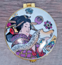 Japanese VTG 1990's Kimono Dressed Geisha Girl Procelain Clasped Trinket Box 3