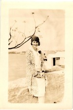 1929 Bermuda Woman Cloche Hat Seaside Fashion Vintage Snapshot Photo picture