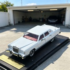 1:64 1979 Continental Town Car Alloy Model for Display Collectors picture