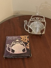 Vintage 1992 Godinger Silver Plated Teapot Trivet,shell-embossed center  picture