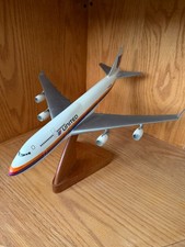 Vintage United Airlines Boeing 747-400 Model Airplane Stand “Saul Bass” 11” picture