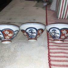 JAPANESE KUTANI PORCELAIN RICE/TEA BOWLS- SET OF 3 BOWLS-ISHIKAWA PREFECTURE picture