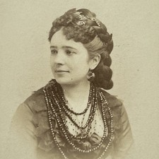 Antique CDV Photograph Beautiful Young Woman Singer Opera Adelina Patti? picture