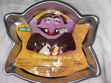 Wilton 1977 Sesame Street The Count Cake Pan 2105-2673 w/ Insert picture