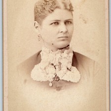 c1870s Galion, Ohio CDV Photo Young Lady Frilly Lace Collar L. M. Reck Studio OH picture