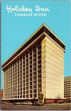 c1960s BOSTON, Massachusetts Postcard HOLIDAY INN CHARLES RIVER