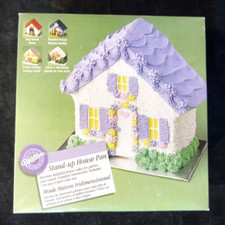 Wilton Stand-Up House Pan 2002 picture