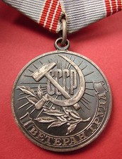 Soviet LABOR VETERAN MEDAL Original issue USSR Russian Award 1970s-80s A+Conditn picture