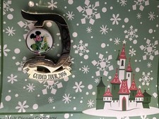 DLR Holiday Time at Disneyland 2016 Guided Tour D Spinner Pin Exclusive picture