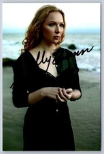 Molly Quinn Autographed Photo Actress Castle Signed Photograph picture