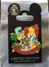 Disney Alice in Wonderland A Very Merry Holiday 2016 LE 1000 Cast Exclusive Pin picture