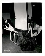 CGE74 Original Photo JAN STERLING RESTS HER TOOTSIES ON-SET