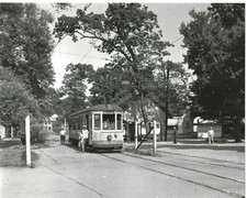 REPRINT-1947 TROLLEY 8 X 10 B/W PHOTO AT SAVIN ROCK STATION, WEST HAVEN, CONN picture