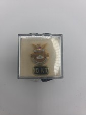 VINTAGE 10 KARAT GOLD- 30-YEAR SERVICE LAPEL PIN FROM THE US VETERANS ADMIN picture