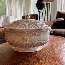 Lenox Butler's Pantry 3 Qt White Ceramic Oval Soup Tureen w/ Lid & Ladle Box picture