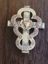 Vintage 10K Yellow Gold SIOUX CITY IOWA LUTHERAN HOSPITAL School Of Nursing Pin picture