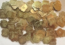 LOT 100 BRASS ROUTE 66 PINS PLATES DIFFERENT BADGE FOB VARIOUS STATES 500 GRAMS picture