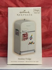 HALLMARK 2007 HOLIDAY FRIDGE ORNAMENT picture
