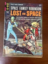 Space Family Robinson Lost in Space #18 Gold Key 1966 Spiegle Silver Age FN/VF picture