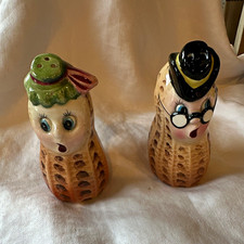 Vintage Japan Ceramic Peanut Couple Salt & Pepper Shakers 2pc Novelty Set picture