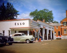1951 ESSO GAS STATION PHOTO (205-S) picture