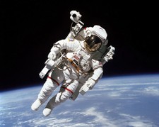 NASA ASTRONAUT BRUCE MCCANDLESS SPACEWALK 8x10 GLOSSY PHOTO PRINT picture