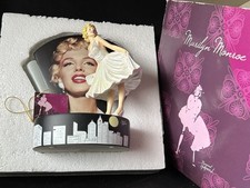 Vintage Westland Marilyn Monroe City Skyline Statue 19916 Complete Boxed Set Y2K picture