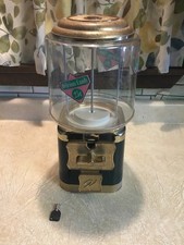 Vintage Silent Sales Force, coin operted green& gold gumball machine key Works picture
