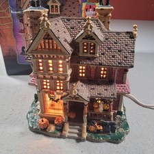 Lemax Spooky Town Trick or Treaters' Haven Lighted House picture