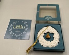 Vintage 1991 Lenox Christmas Wreath Porcelain Ornament Gold Tree Tassel Box picture