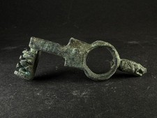 ANCIENT ROMAN BRONZE LION HEAD ZOOMORPHIC KEY CIRCA 2ND-3RD CENTURY AD picture