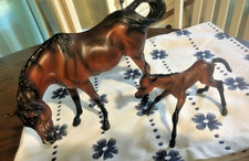 Breyer 2023 Flagship Store SR Mariposa & Flor Bay Suscesion Sr  VGC picture