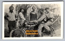 C.1915 GREAT INDIAN MOTORCYCLE FAMILY PHOTO F56 picture