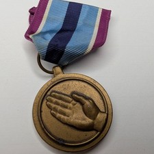 Vtg US Armed Forces Humanitarian Service Medal Ribbon Military Award HSM picture